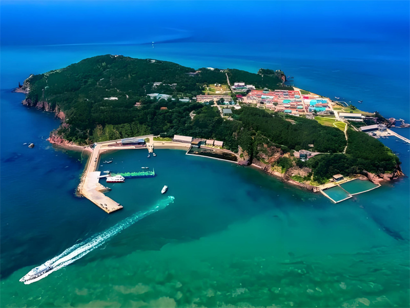Southeast Asian Island Resort - Lone Grid Power Supply