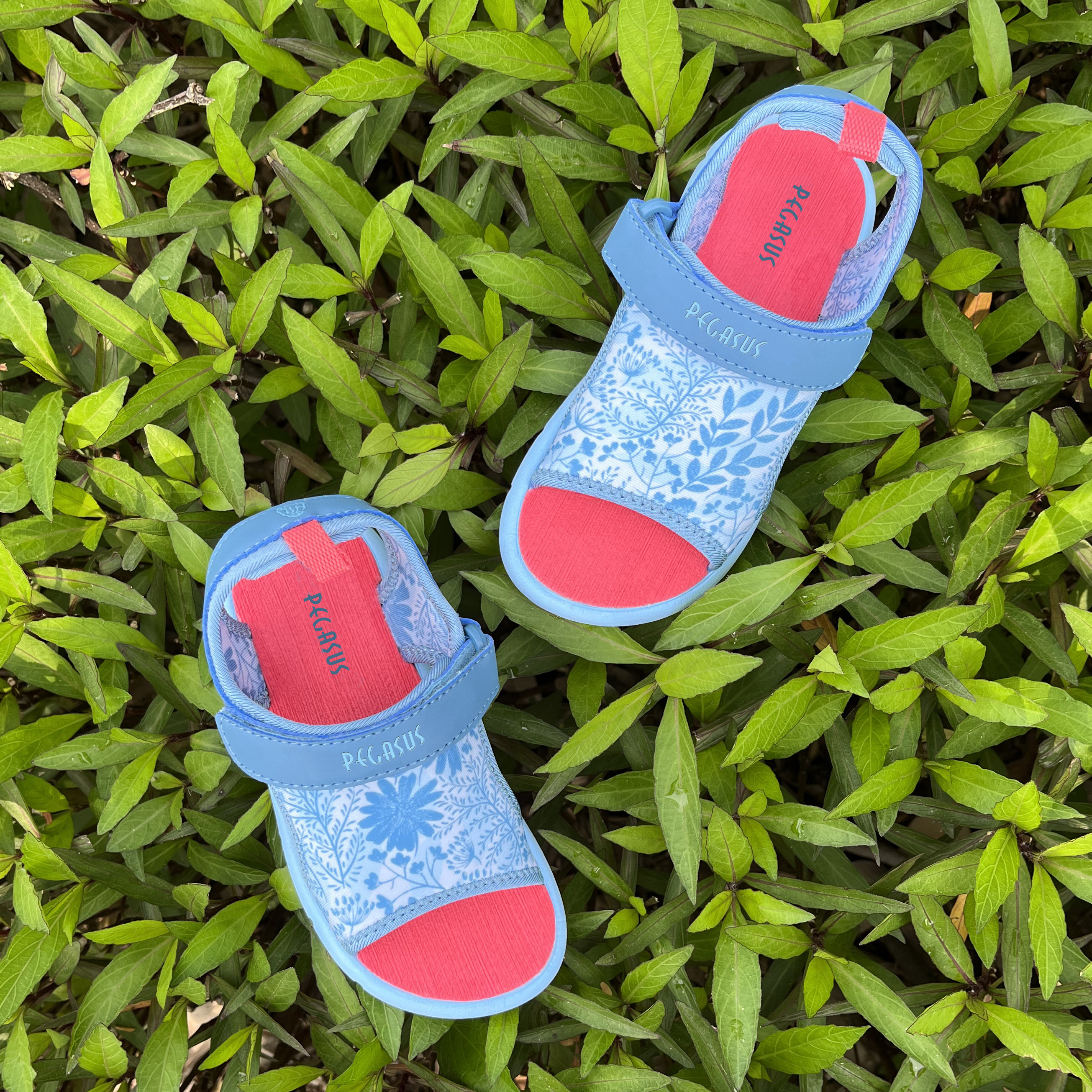 Elevate Your Brand with Our Premier ODM Sandals Factory