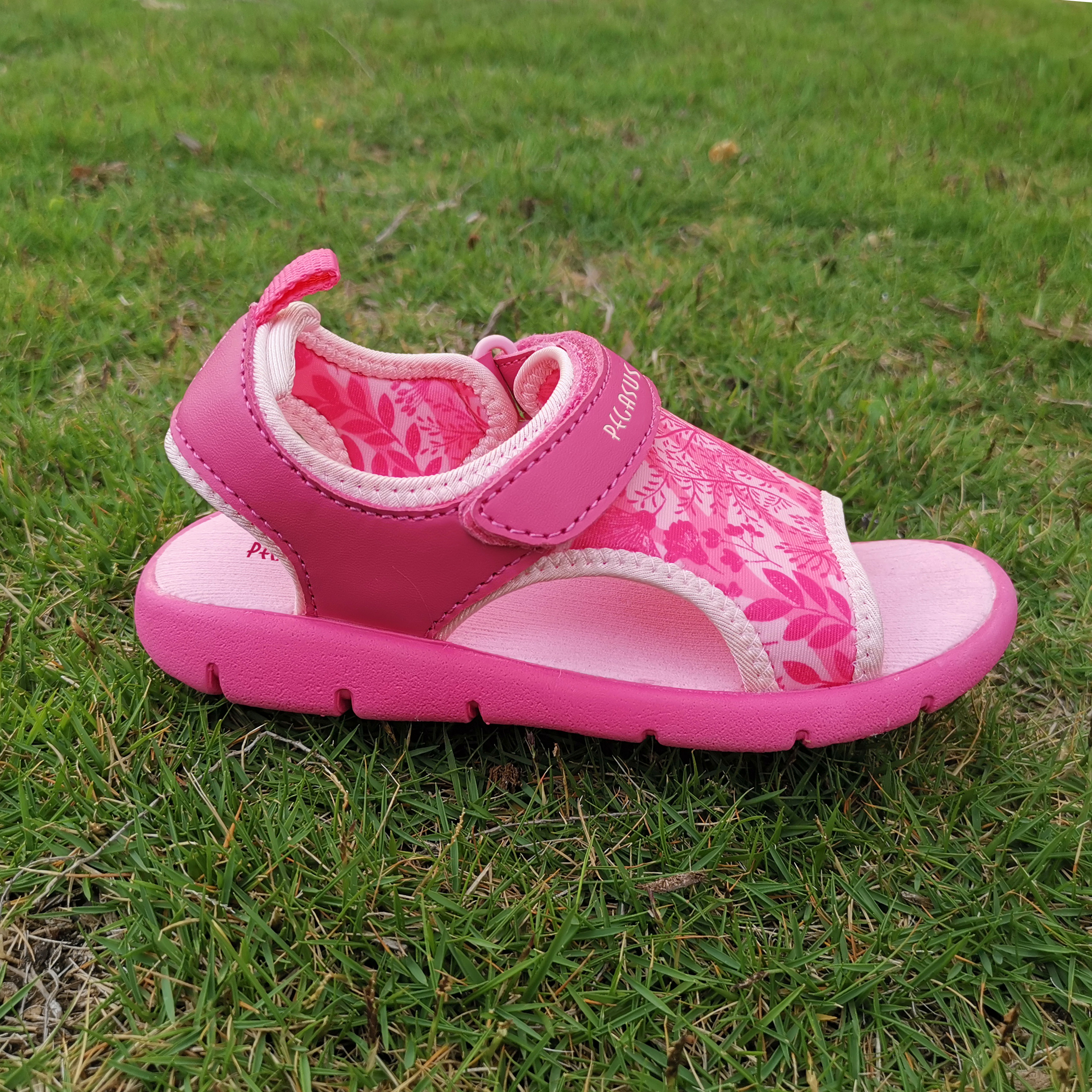 Unmatched Quality and Performance in Outdoor Sandals Manufacturing