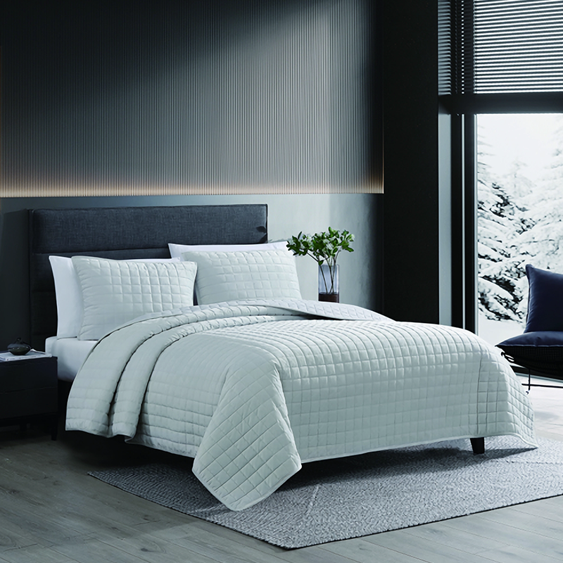Hot Sell Home Textile Soft Flannel Fleece Fluffy Reversible Bedroom Bedding Plush Sherpa Comforter and Quilt Sets