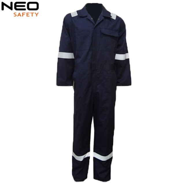 Fire Resistant Clothes: Key Design Features for Protection and Comfort