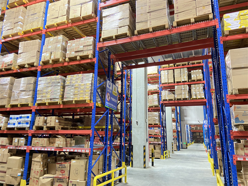 Heavy-Duty Selective Steel Pallet Racking System: Empowering Efficient Industrial Warehousing Operations