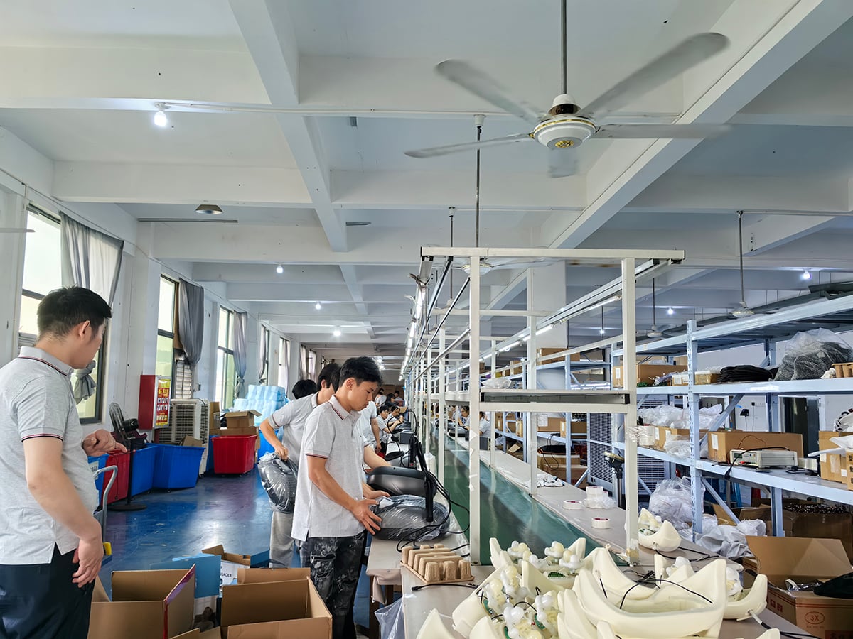 Modern Production Workshop Ensures Stable Supply of Household Massage Equipment (8).jpg