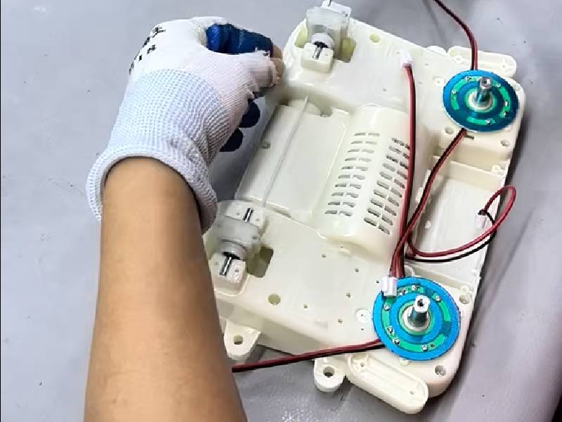 Nucli construït amb precisió: Producció in situ del mecanisme de massatge Becozy