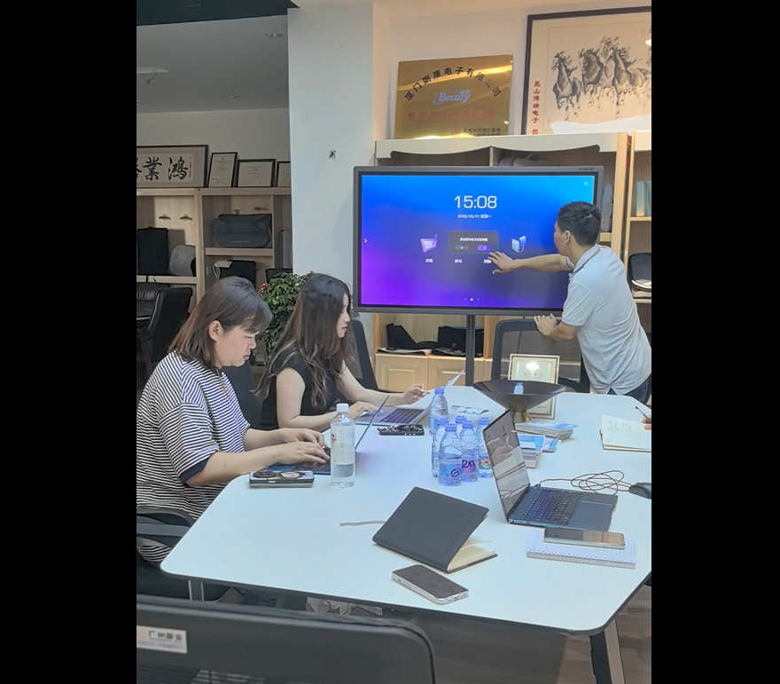 Official Platform Specialist Visits Our Factory to Connect AI Tools & Boost Work Efficiency