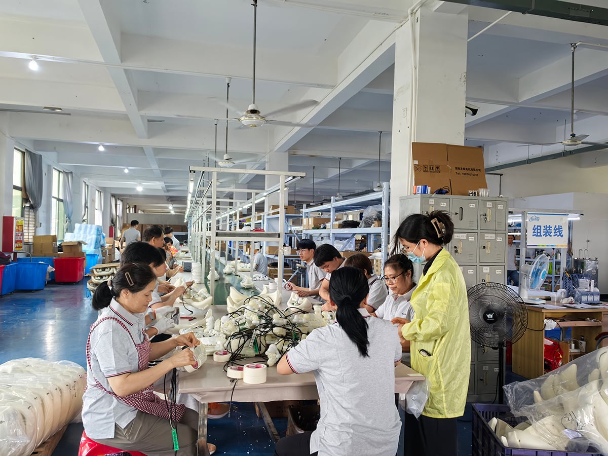 Modern Production Workshop Ensures Stable Supply of Household Massage Equipment (2).jpg