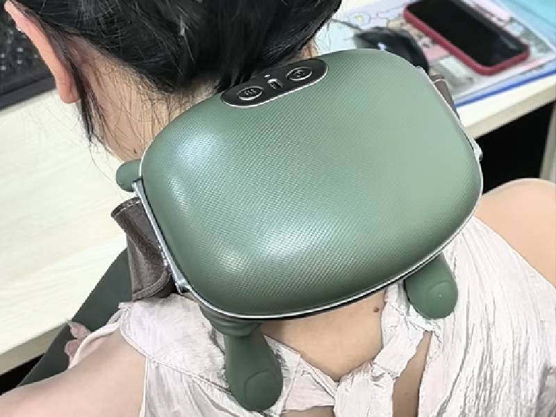 Real-scene Test of Neck & Shoulder Massager for Xiamen Becozy Electronics