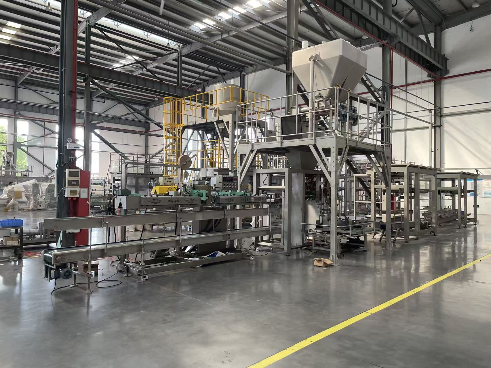 Simplify your production line with an automatic bag filling machine for fast and reliable packaging.