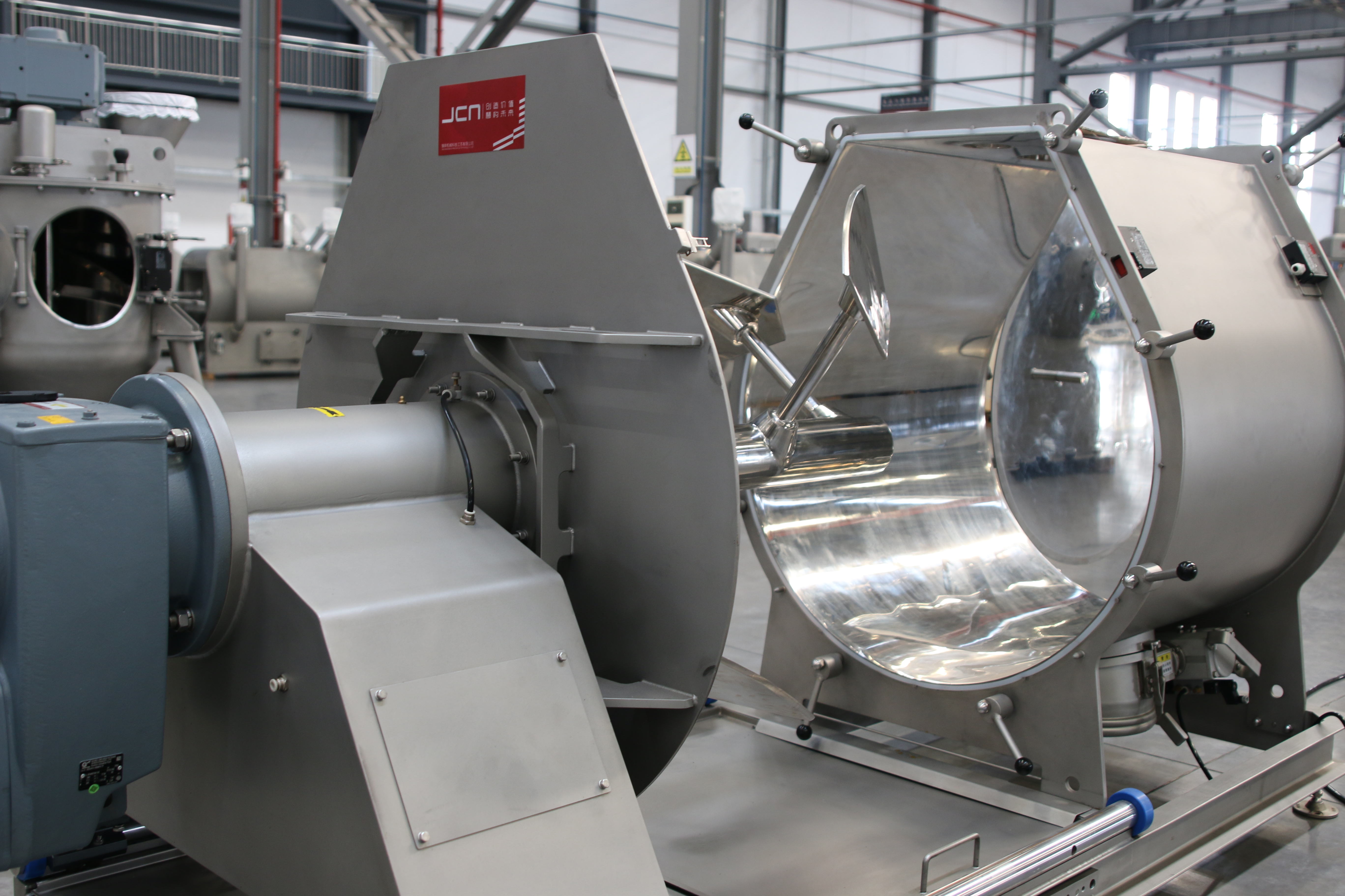 What Are the Key Features to Look for in a Paddle Mixer?