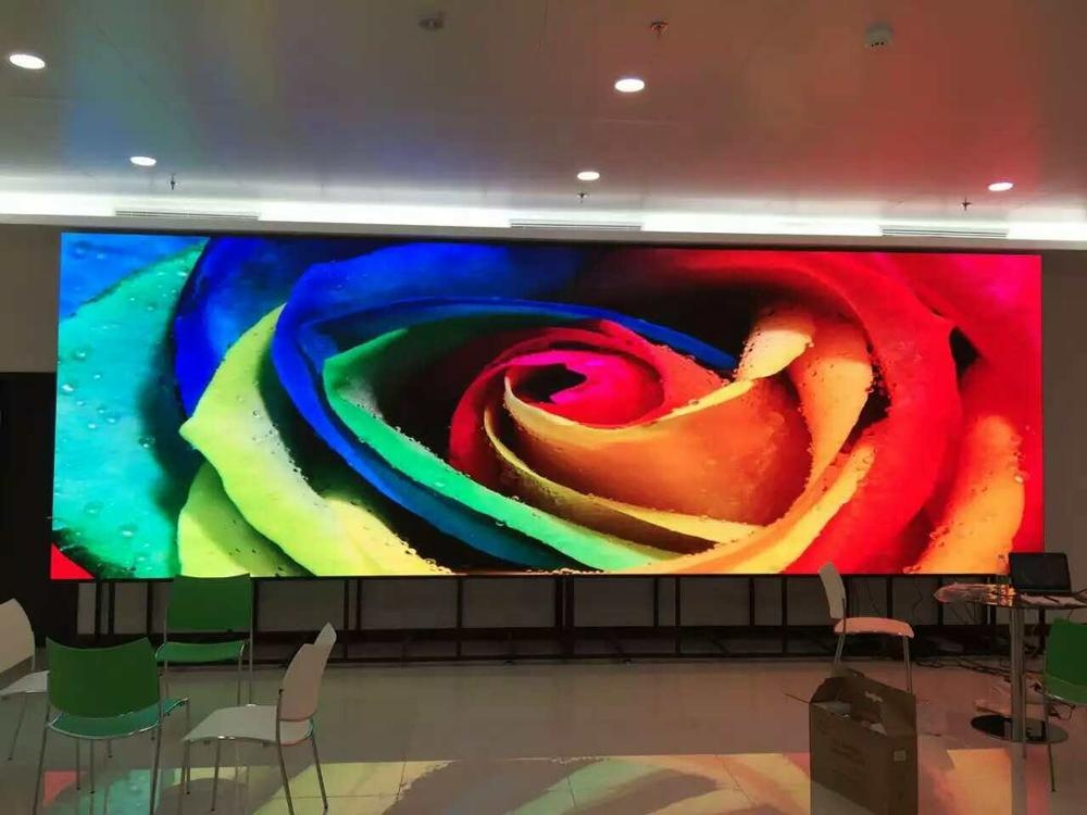 What Are the Top Benefits of Using Indoor Video Wall Displays in Retail?