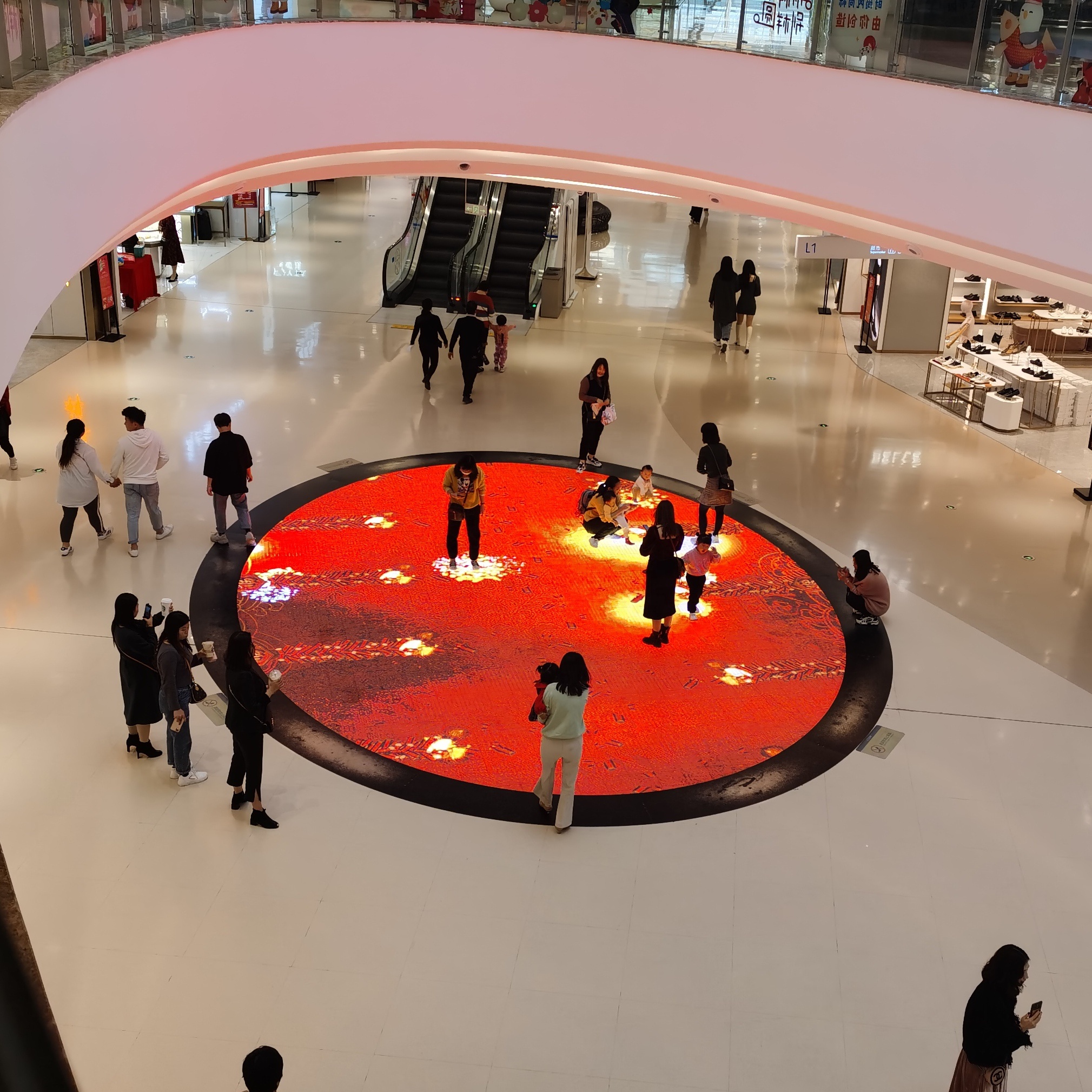 What Makes Dance Floor LED Displays Stand Out in the Entertainment Industry?
