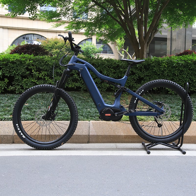 ¿Qué trucos de mantenimiento mantienen el motor de la Surron Light Bee funcionando sin problemas?
