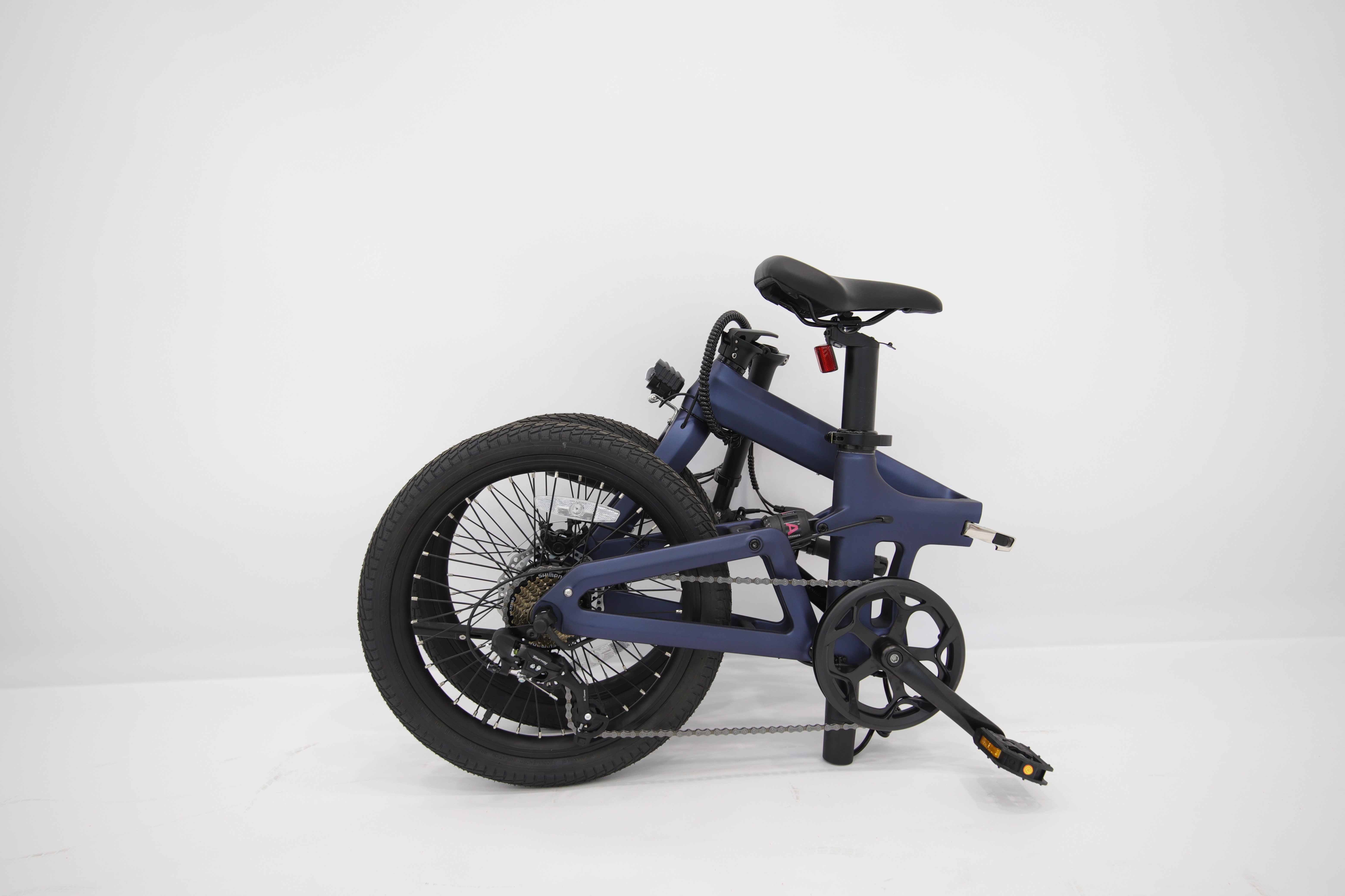 ¿Por qué se considera la Surron Ultra Bee la motocicleta eléctrica todoterreno definitiva?