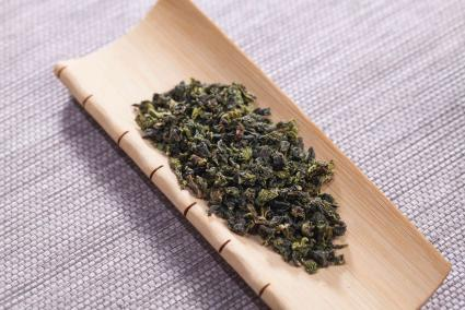 Dive into the world of oolong tea and master the unique fermentation process for a truly rich experience!