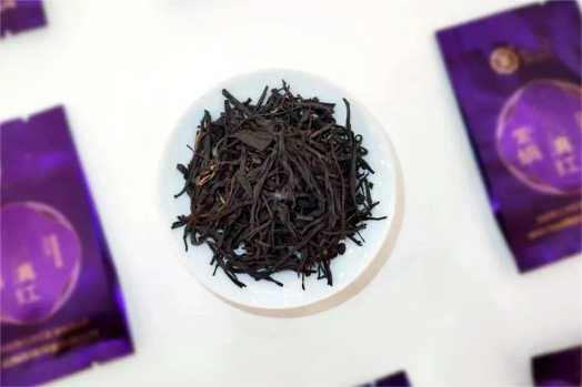 Unlocking the Complex Flavors of Fermented Leaves