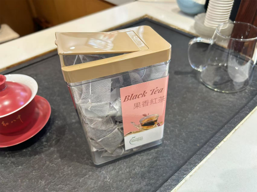 FC60 50g plastic-box peach flavored black tea pyramid teabag BT839