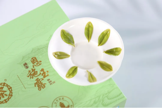 A Gift from Hubei | China Tea Enshi Yulu: Capturing Wuling Mountain's Spring in a Box