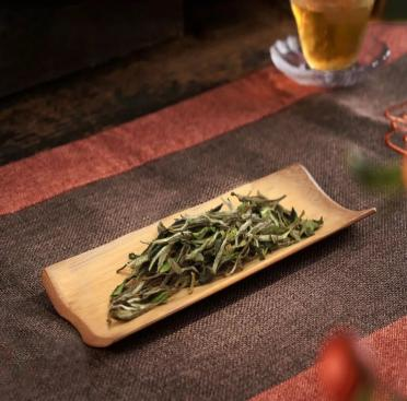 Have you ever wondered about the secrets of white tea?  Uncover its delicate taste now!