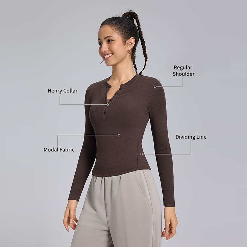 Chemise à manches longues en modal, style Henley, coupe ajustée – respirante et polyvalente, adaptée à l’entraînement comme au port quotidien