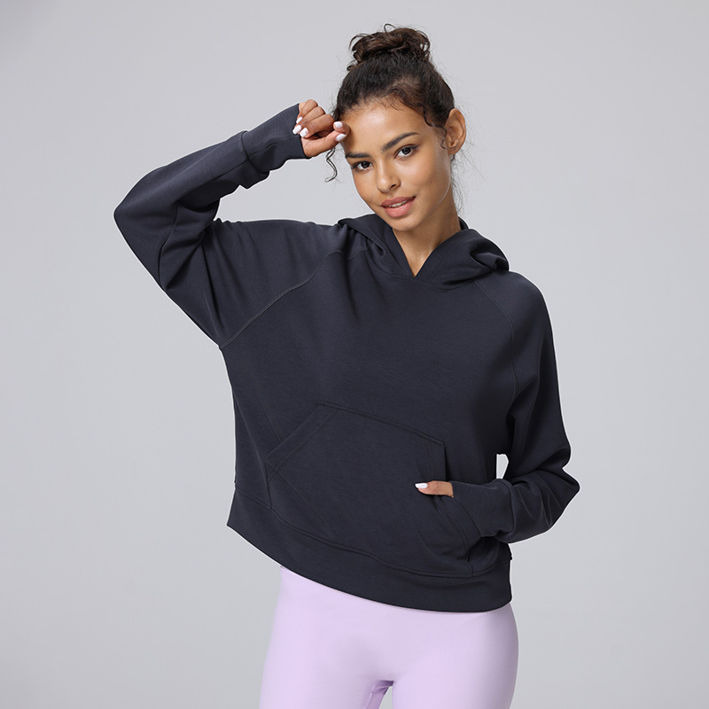 Comment associer des sweat-shirts à capuche pour femmes afin d’obtenir des looks décontractés et sportifs ?