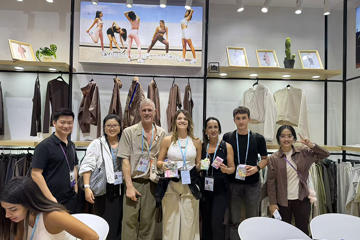 YOMAI brilla en la 138.ª Feria de Cantón: un rotundo éxito en las alianzas globales para ropa deportiva