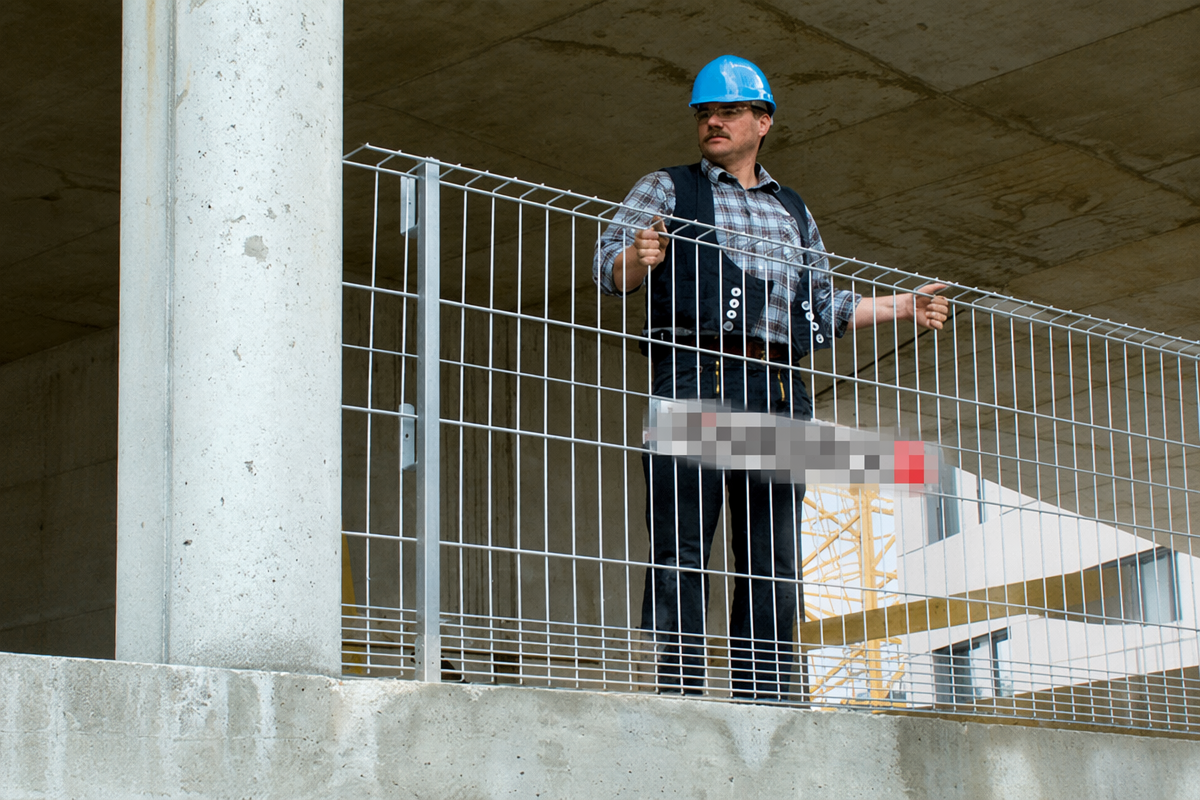 Edge Protection Fence Real-World Applications and What Every Contractor Should Know (3).png