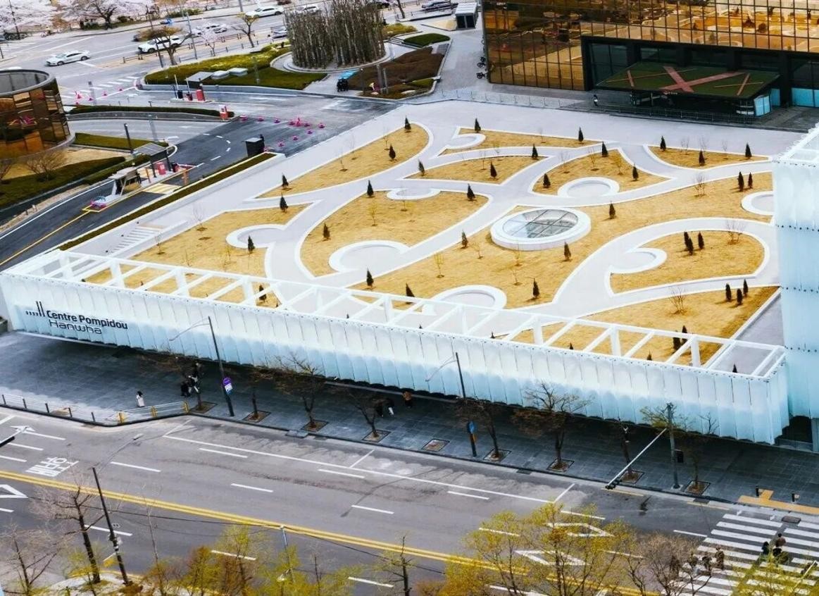 A Dazzling Light Box by the Han River A World-Class Art Landmark in the Spotlight! (2).jpg
