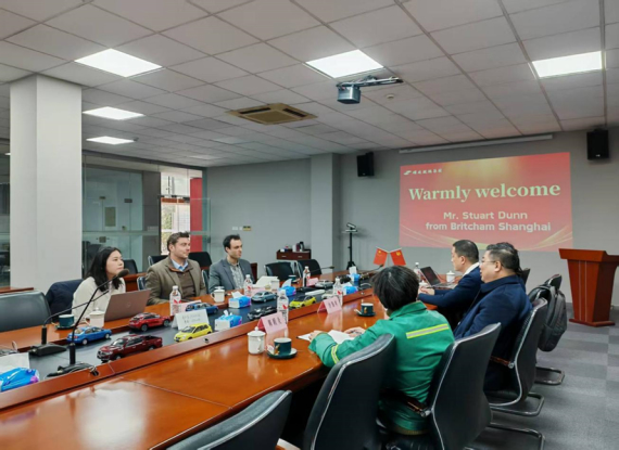SYP Glass Group e Camera Britannica di Shanghai Discutono Nuove Opportunità di Sviluppo, Tracciando Nuove Strade attraverso lo Scambio di Idee
