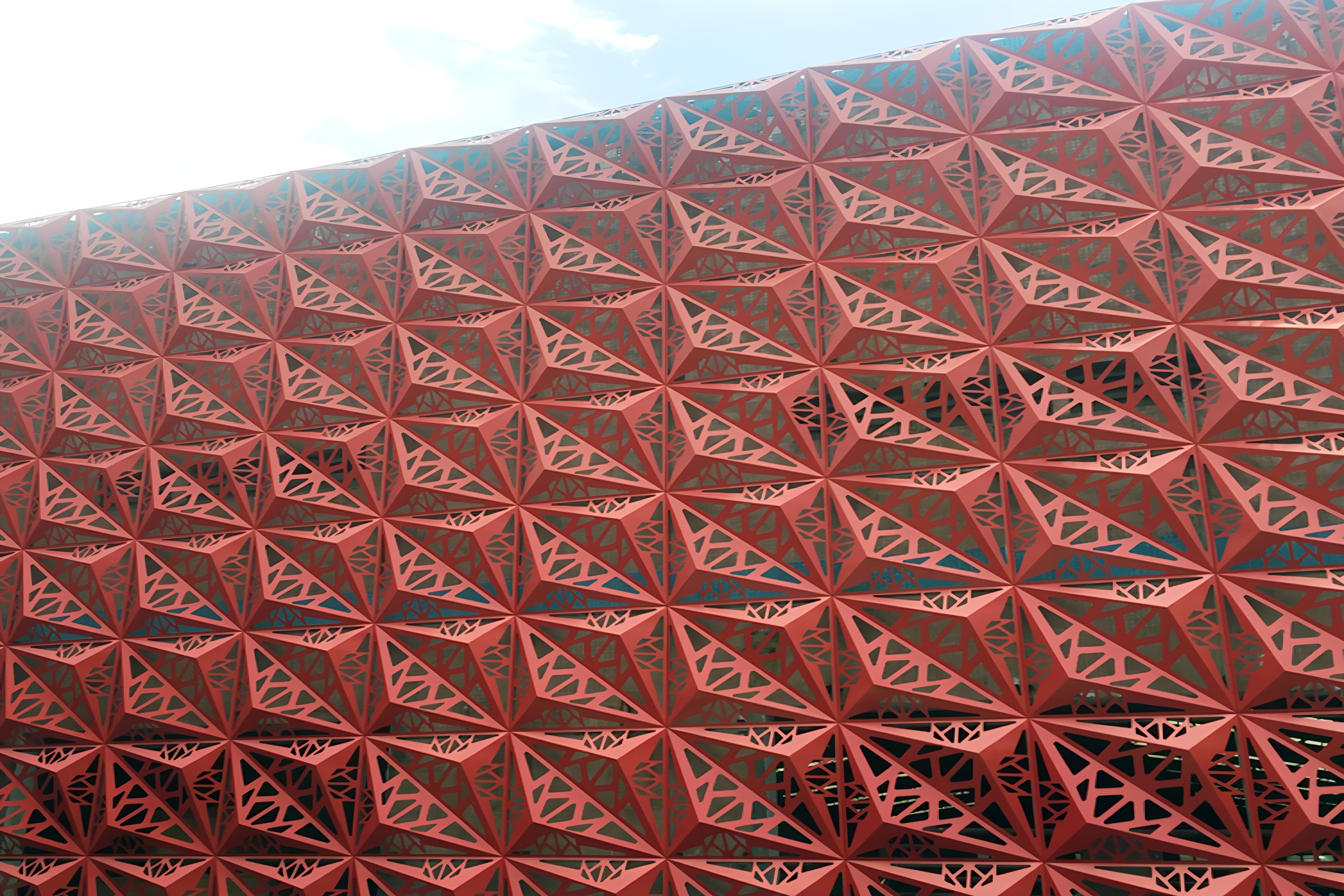 Its core feature Its core feature：  Lightweight and High Strength：Light in weight, high in strength, stable and reliable in installation  Varied in Design：High plasticity, capable of customizing various 3D three-dimensional shapes according to design requirements.  Rich in Colors:The coating is uniform, the colors are diverse, and it supports personalized customization.  Weather-Resistant and Corrosion-Resistant:Adaptable to various indoor and outdoor environments, with flexible surface treatment options available.  1 (2)(fc5cbc631d).jpg  Can be applied in various scenarios