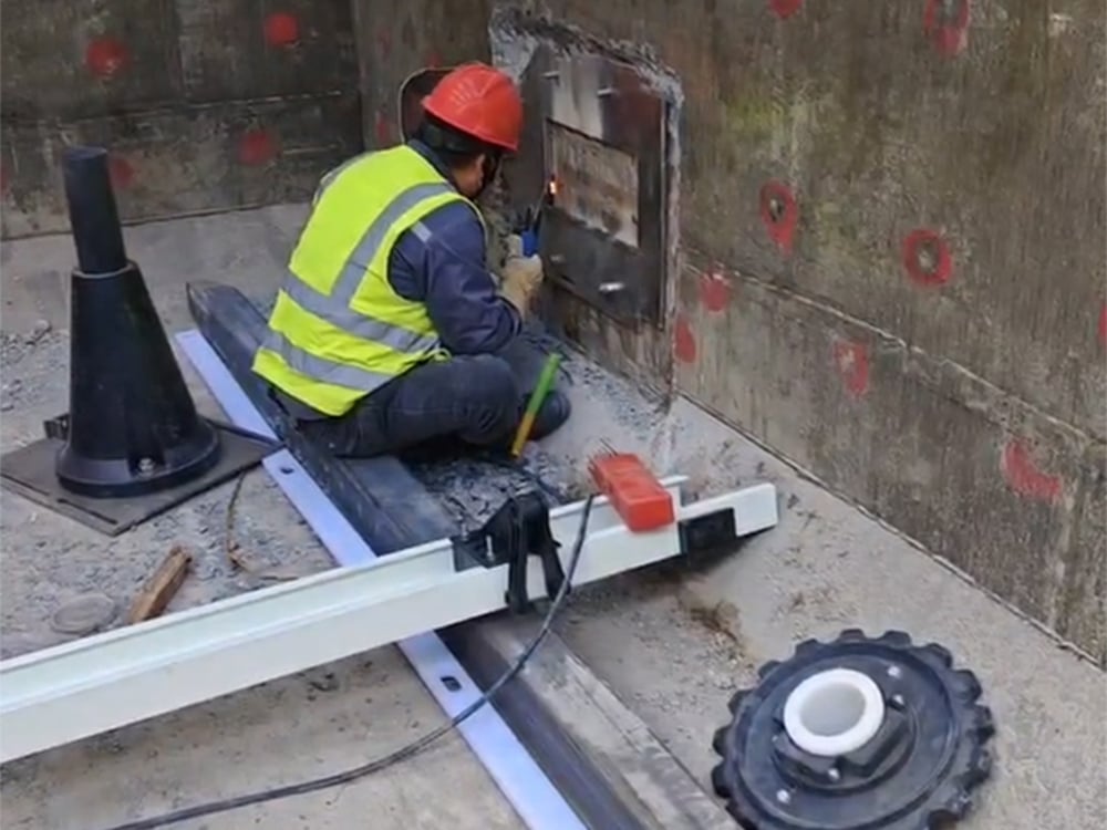 sedimentation tank scraper system