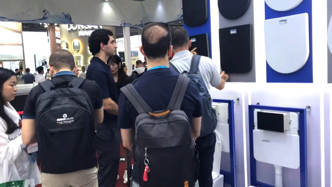 exhibition news huiyuan sanitary ware makes a dazzling appearance at the 137th canton fair inviting friends from all over the world to witness its quality-4