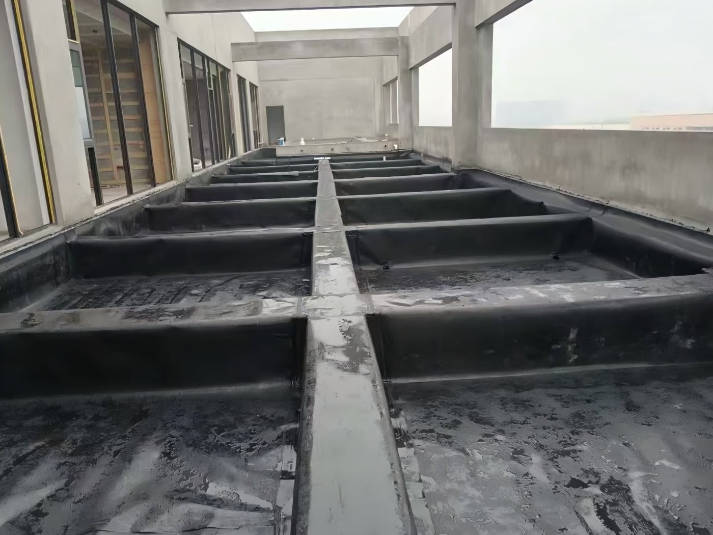 HDPE Geomembrane: Waterproofing Solution for Building Roofs & Water Storage Tanks
