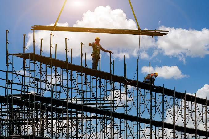 Why should EPC contractors audit a steel structure fabrication plant before signing a contract?