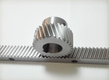 Gear rack transmission mechanism for instant response cutting
