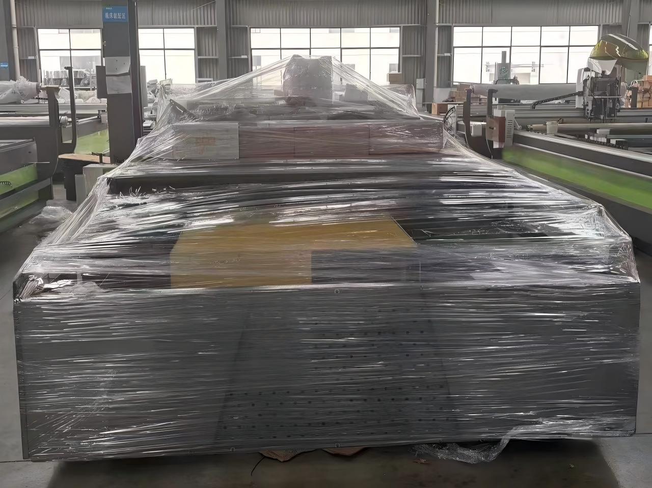 Export-grade wooden packing case for fabric cutter