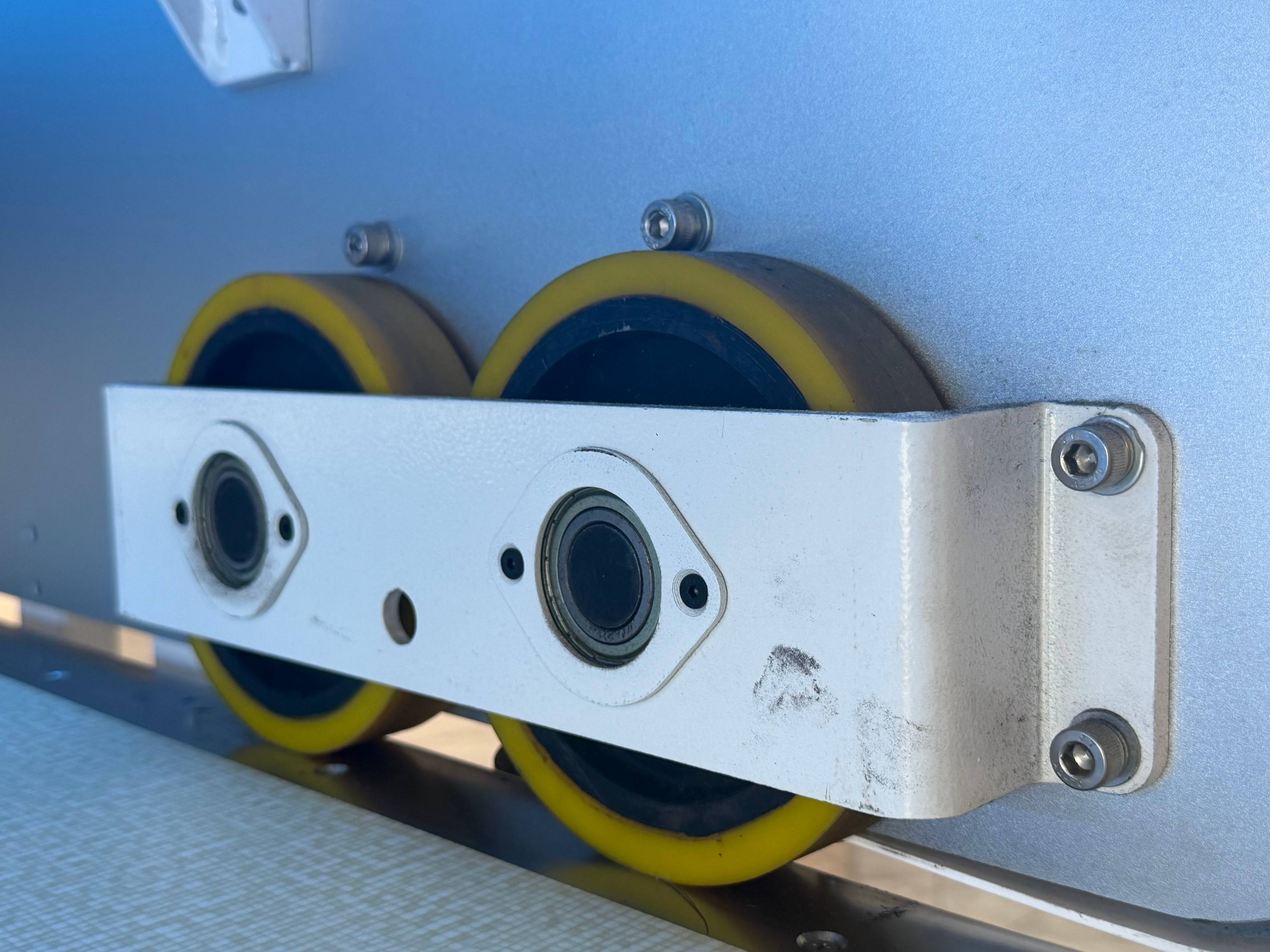 Independent six-wheel travel structure with dual drive