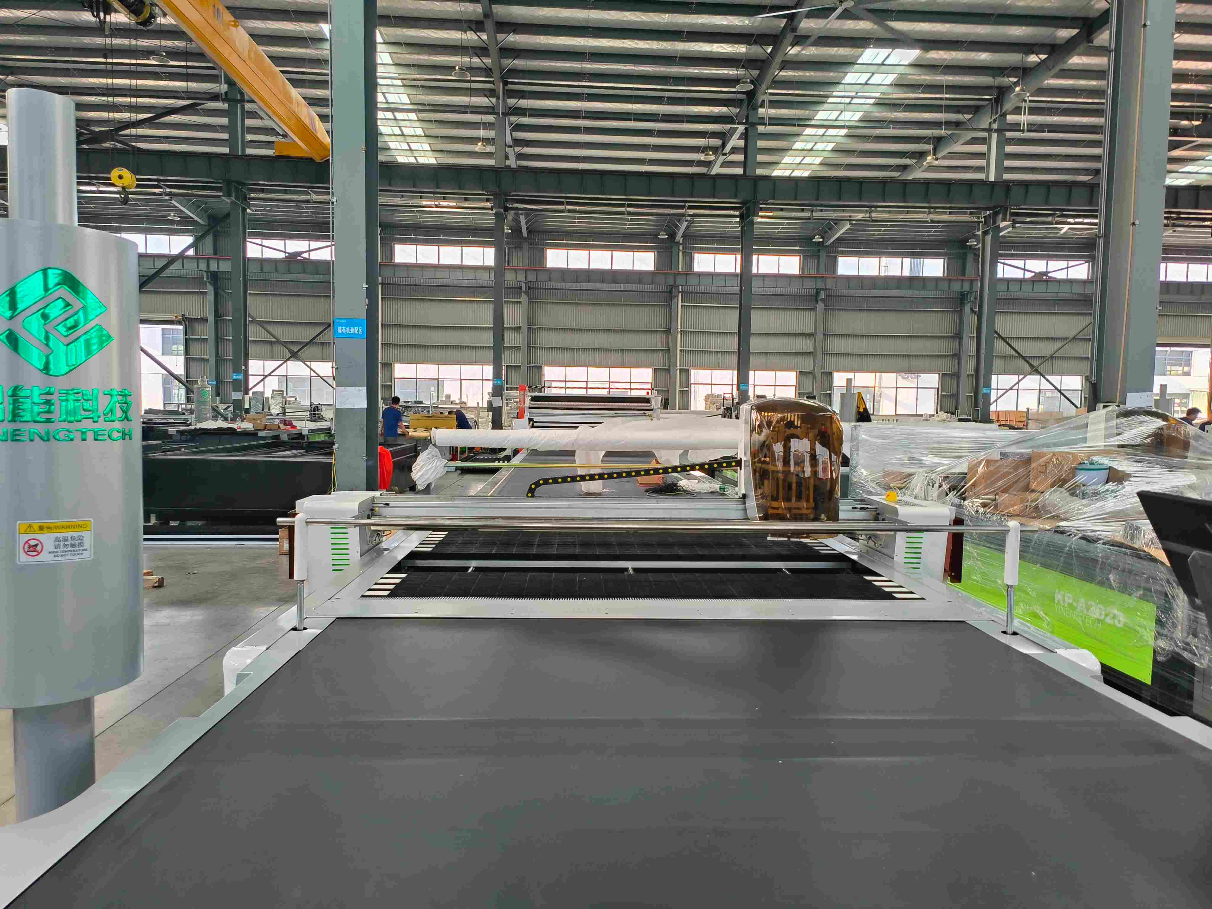 YINENGTECH KP-A Economical Intelligent Fabric Cutting Machine Multi-layer Cloth Cutting Machine with Straight Knife Cut
