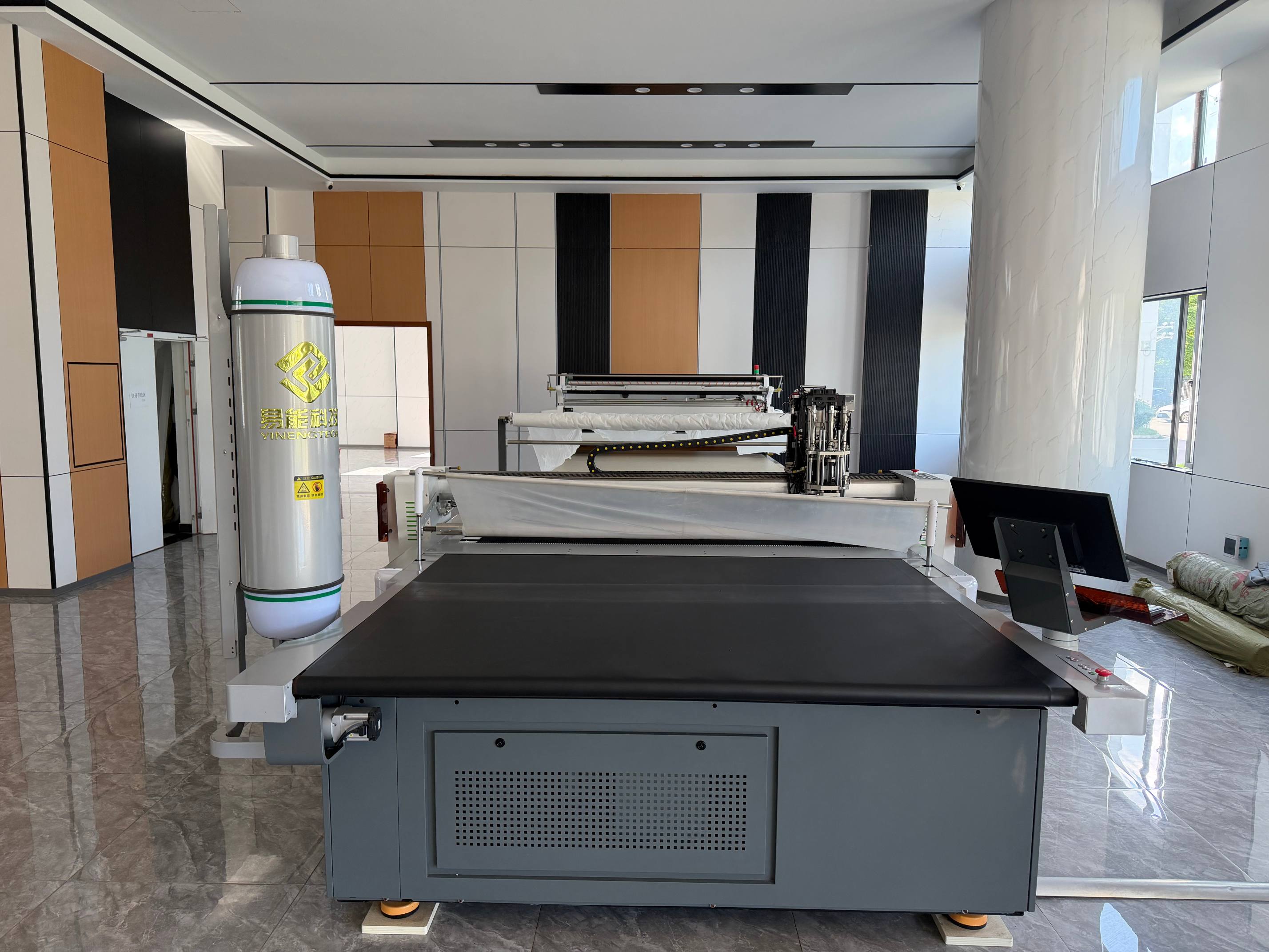 YINENGTECH KP-ES High Precision & High Efficiency CNC Multi-Layer Automatic Fabric Cutting Machine for Mass Production