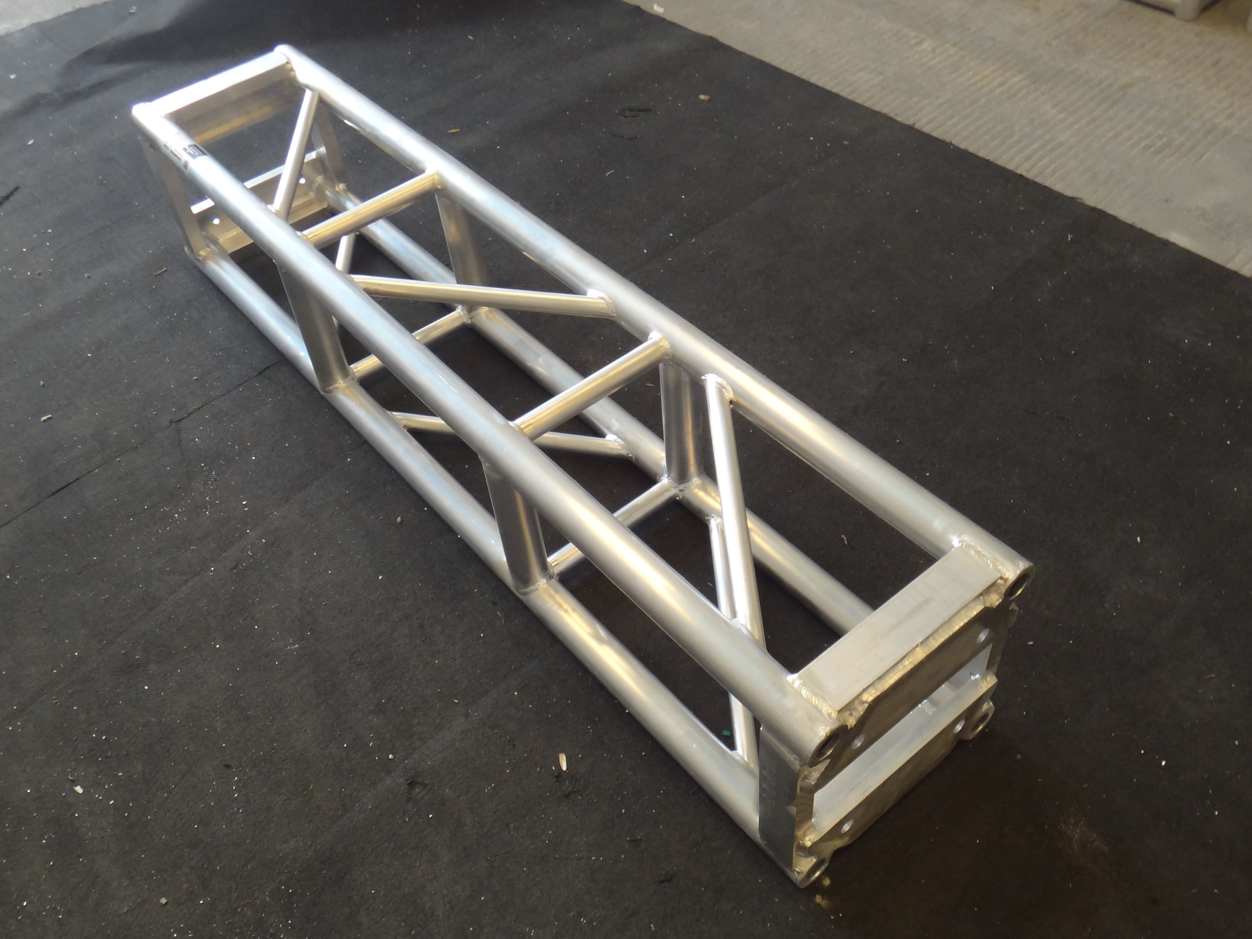 China obstacle supplier 4′ Ft. Bolt 12″ inch Professional Box Truss Segment | 3mm Wall supplier