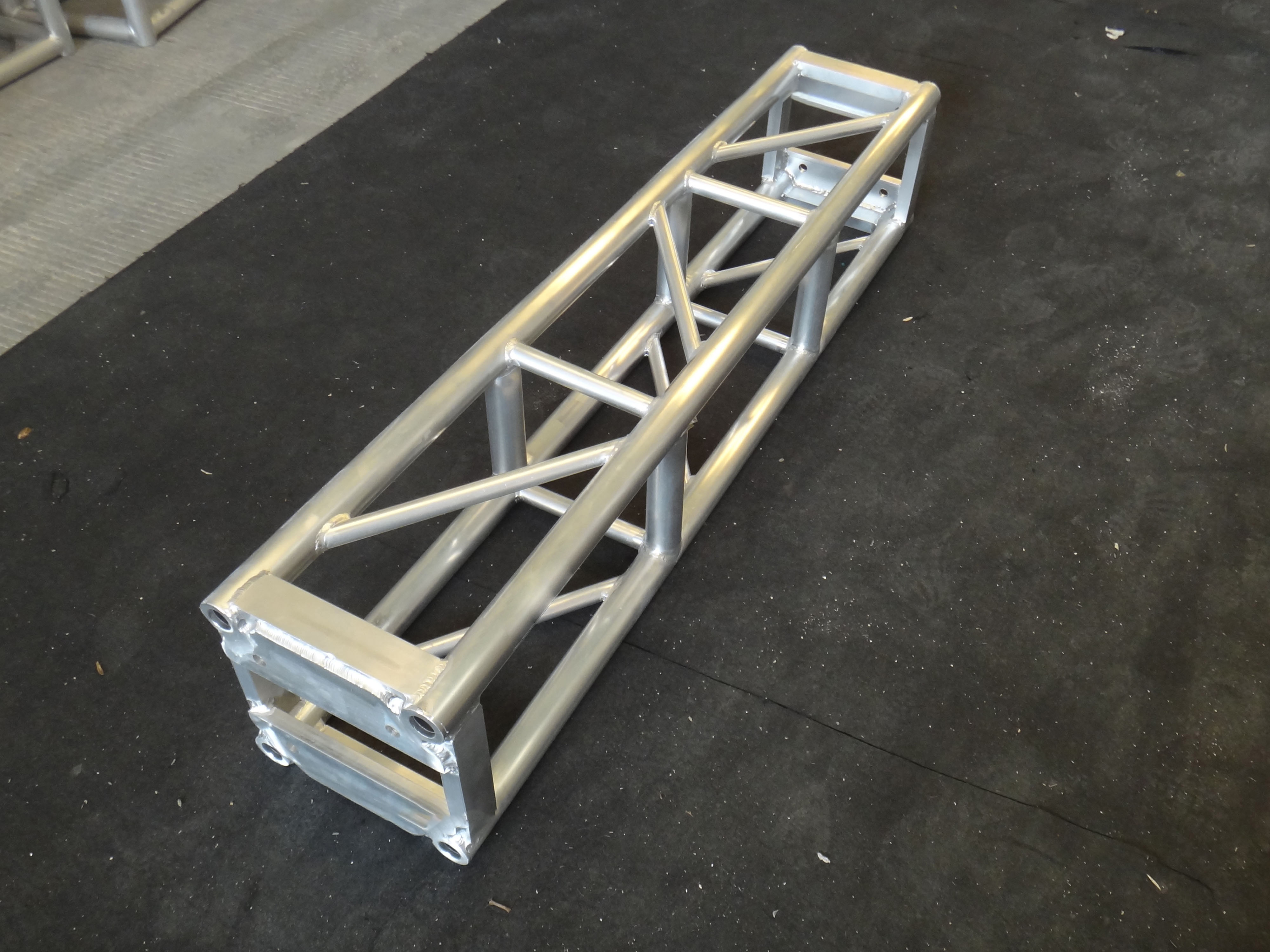 China obstacle supplier 4′ Ft. Bolt 12″ inch Professional Box Truss Segment | 3mm Wall supplier