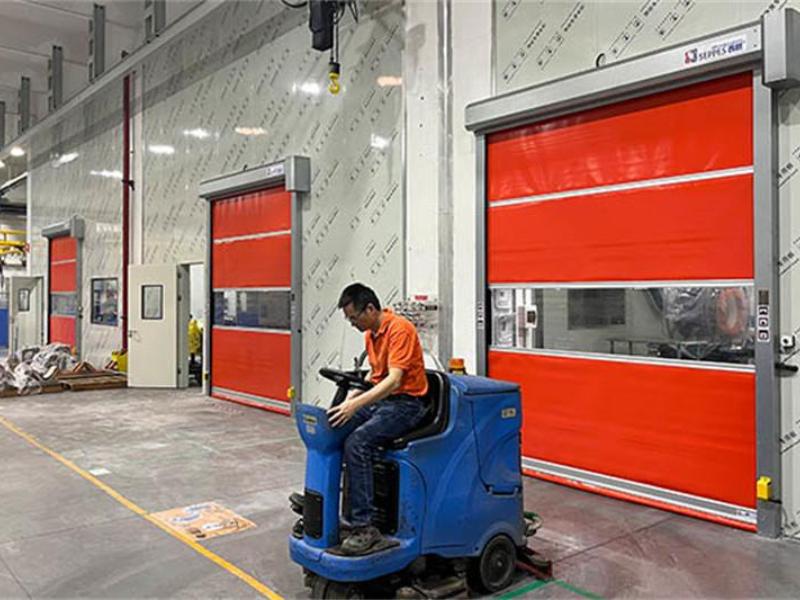 A Evolução das Portas de Garagem Elétricas Seccionais em Casas Modernas