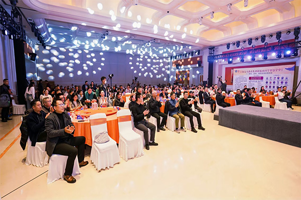 SEPPES Chairman Yang Yuanjia Discusses Corporate Breakthroughs and Symbiosis at the Shanghai Jiao Tong University Summit