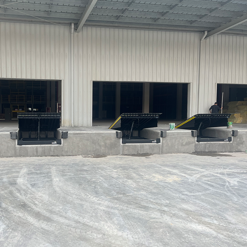 Maximize Loading Bay Productivity with Hydraulic Loading Dock Lif