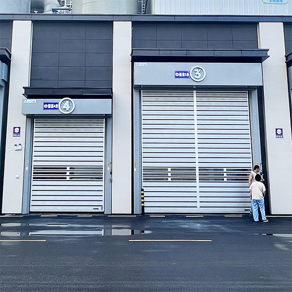 Choisir le bon matériau pour votre porte de garage résidentielle