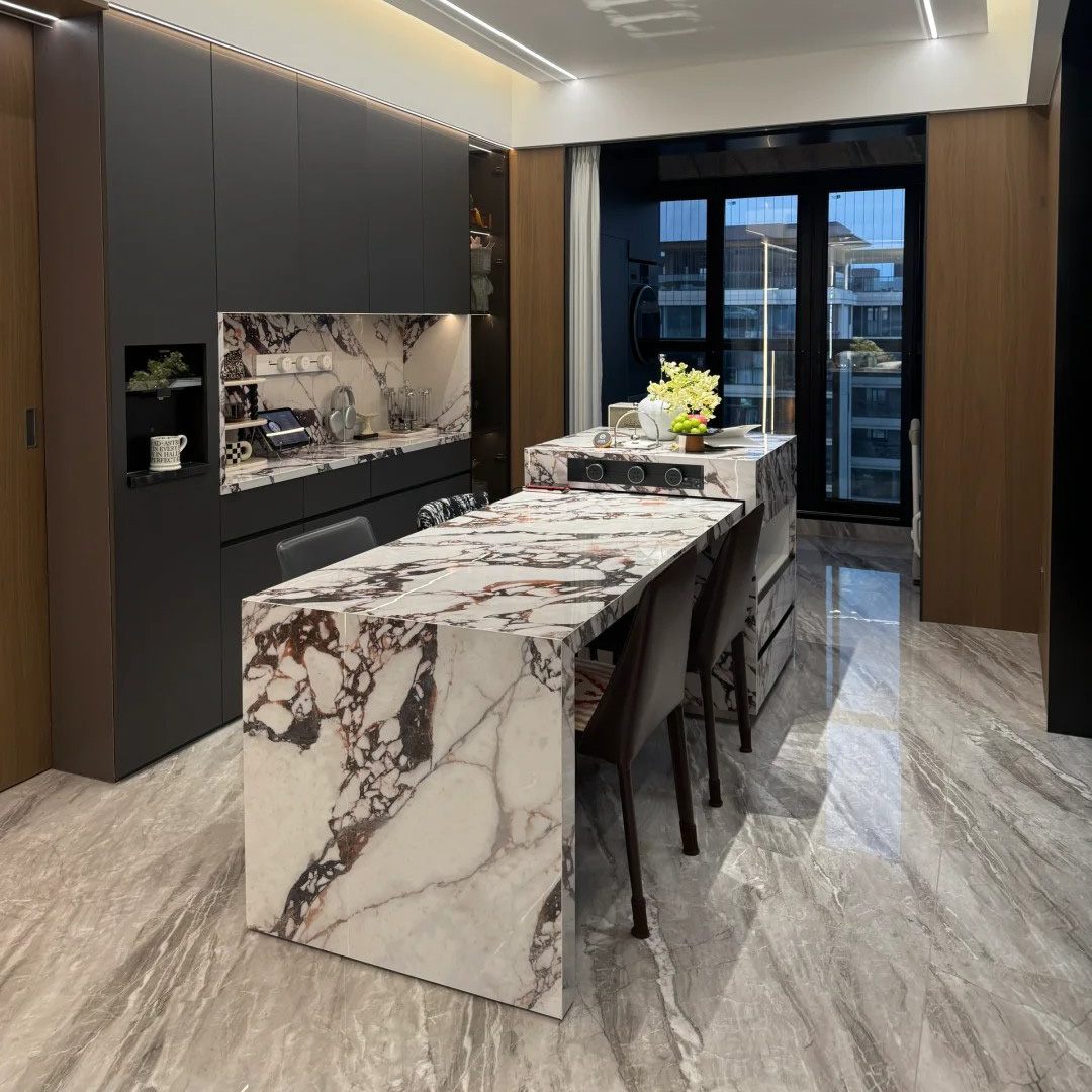 Natural Calacatta Viola marble bench top for luxury kitchen island