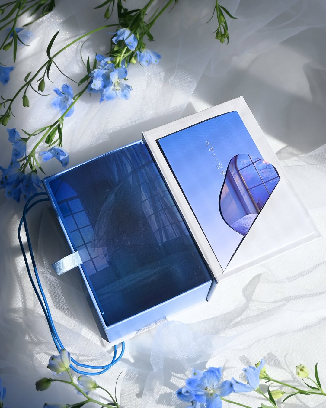 custom-packaging-box-for-libroaria-perfume.jpg