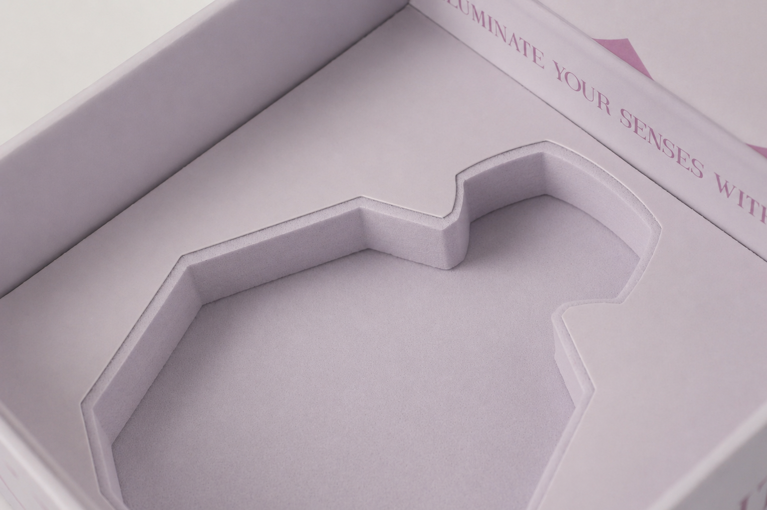 gissah-perfume-packaging-custom-eva-insert.png