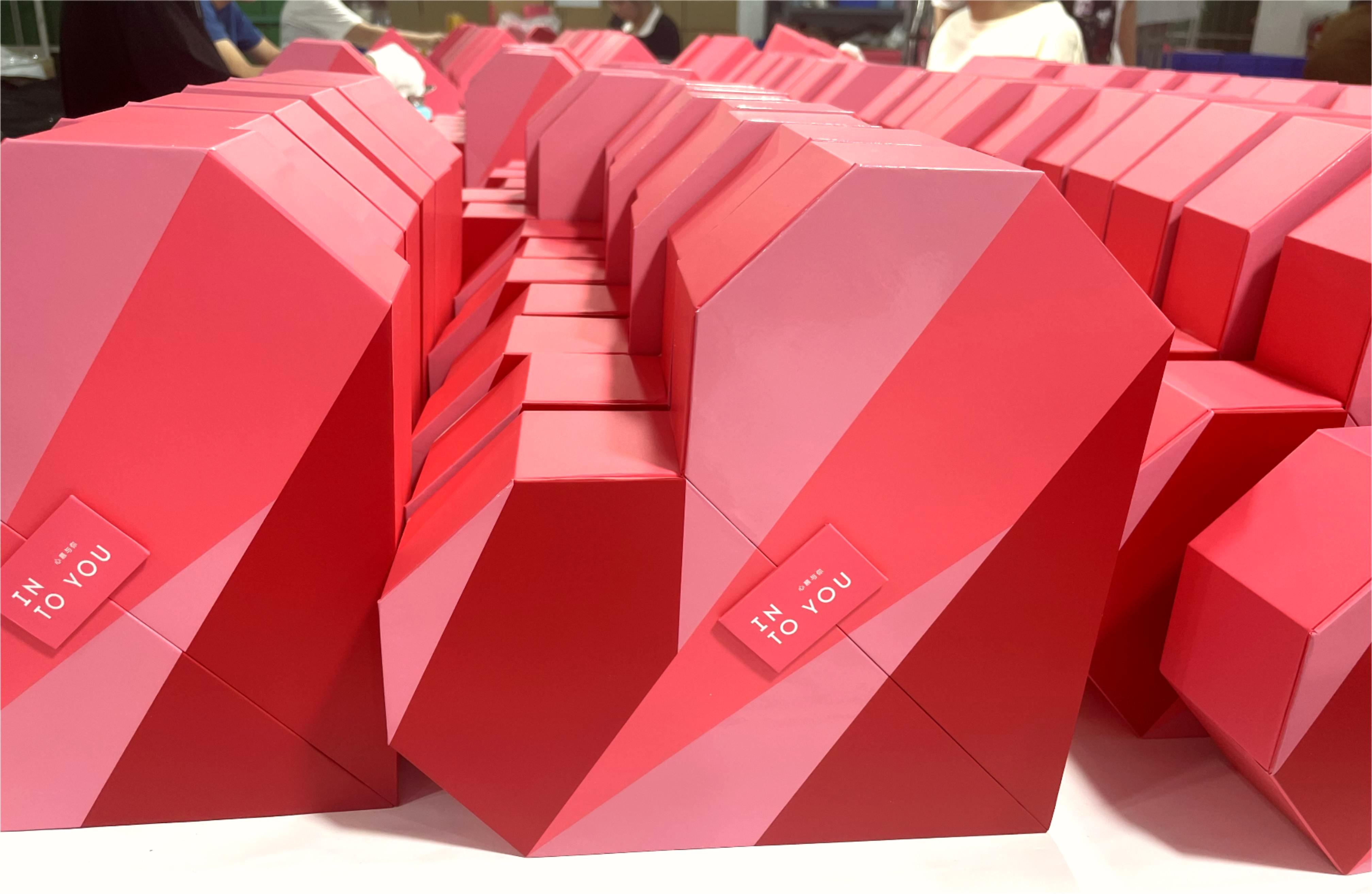 structural-detail-of-luxury-packaging-for-cosmetic-packaging.jpg