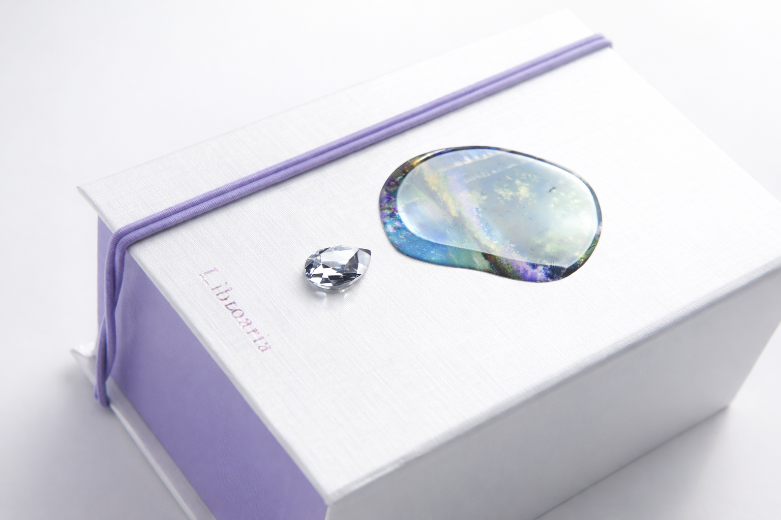 mixed-material-fragrance-packaging-book-box.png