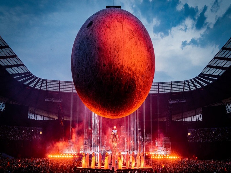 4 Amazing Concert Stages Built with Creative LED Screens